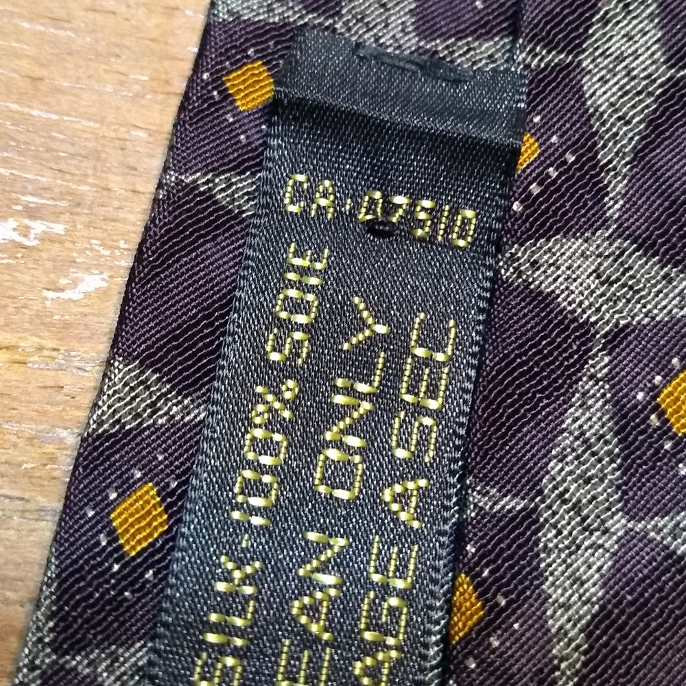 Giorgio Armani Tie; Purple, Blue, Gold Diamond Pattern; 100% Silk, Made … - Picture 9 of 9